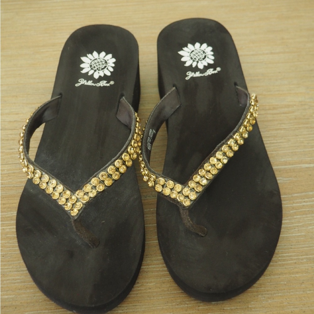 New Yellow Box Brown Rhinestone Platform Flip Flops, Size 8